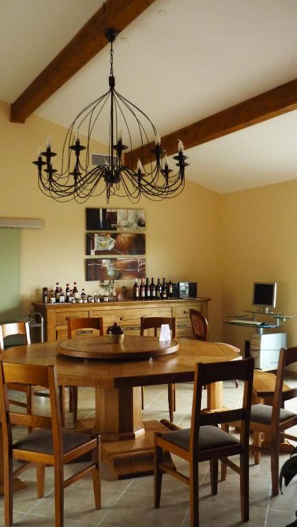 לינה וארוחת בוקר Labastide-en-Val Relais De L'Alsou- Piscine מראה חיצוני תמונה