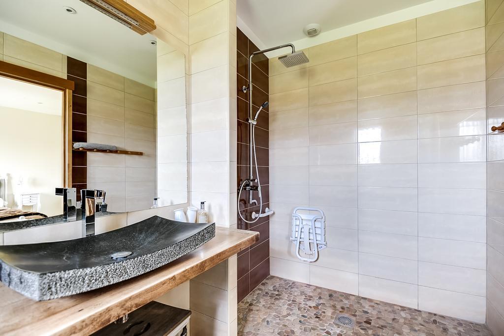 לינה וארוחת בוקר Labastide-en-Val Relais De L'Alsou- Piscine מראה חיצוני תמונה